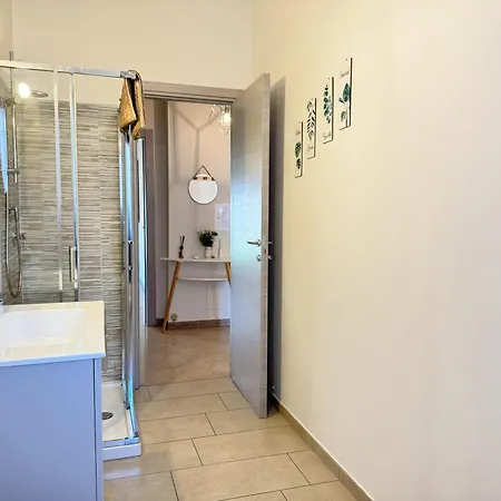 Апартаменты Downtown Alba, With Two Bedrooms And Terrace Альба