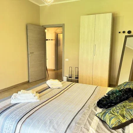 Апартаменты Downtown Alba, With Two Bedrooms And Terrace